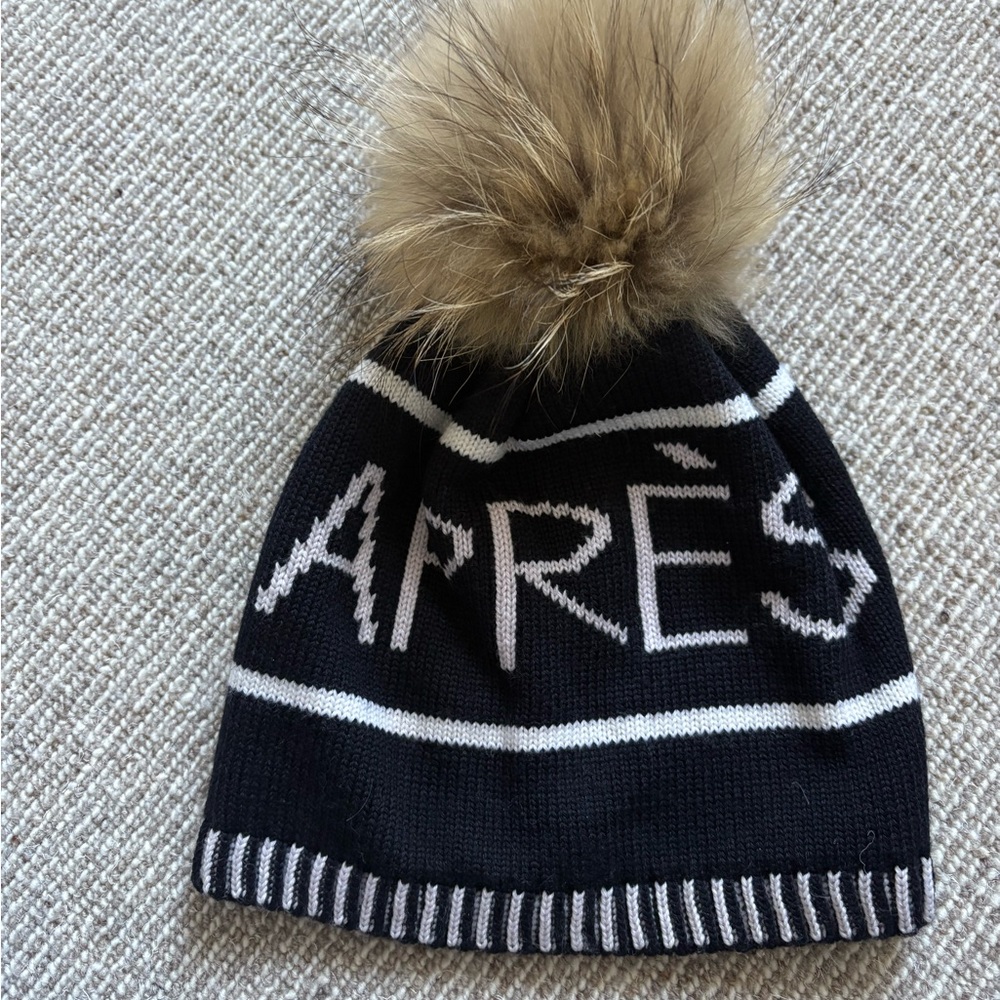 Pom-Pom Beanie - Black